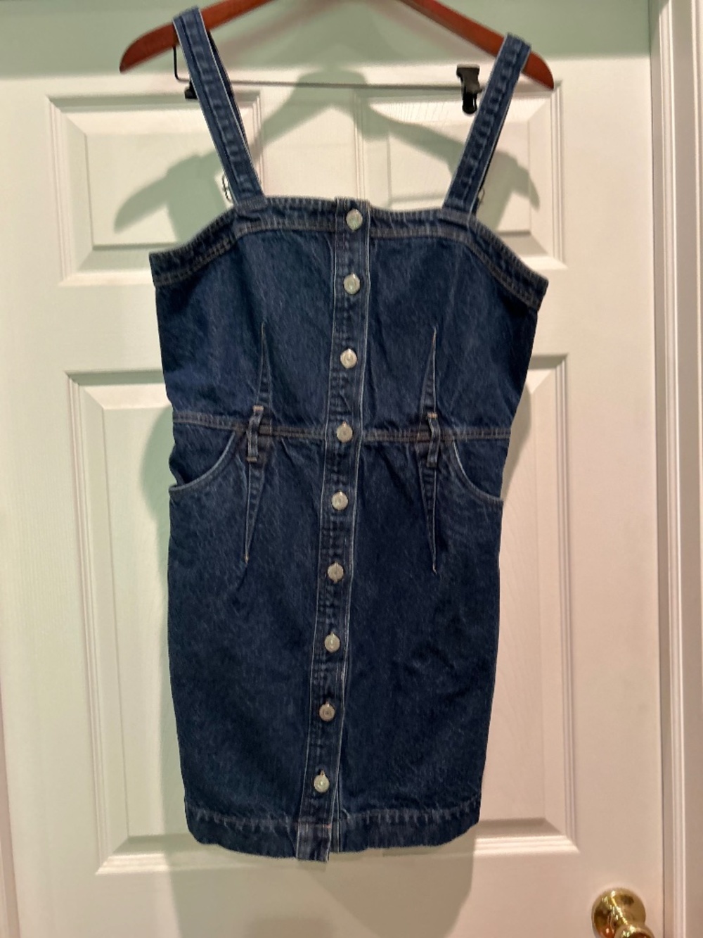 Levi’s Drea Dress • Meduim • Medium Wash • Slim fit Button front